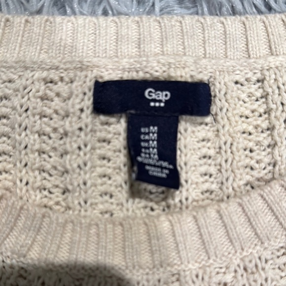 GAP Women's Cream and Tan Sweater - Picture 2 of 5